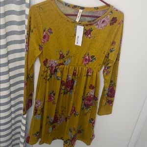 Never been worn before maternity dress size medium